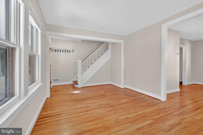 Photo - 3629 22nd St N