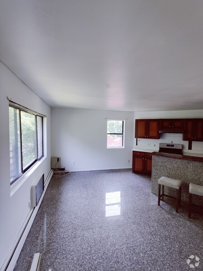 Building Photo - 12912 Kew Gardens Rd Unit #3 Rental