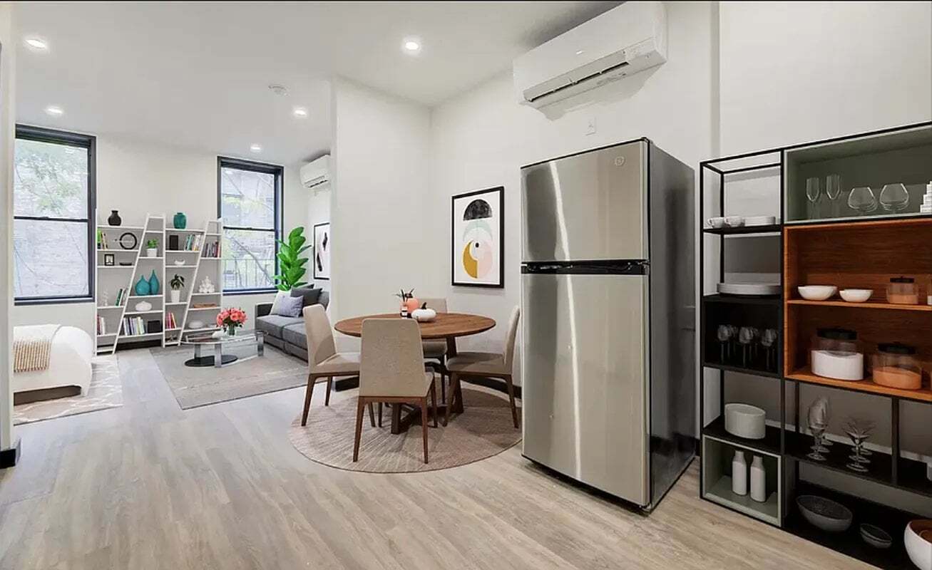 Photo - 439 W 46th St Unidad 4E