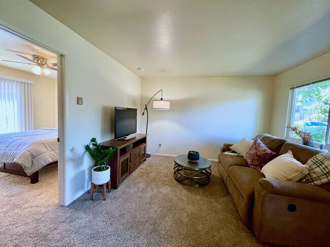 Photo - 7th Street Manor