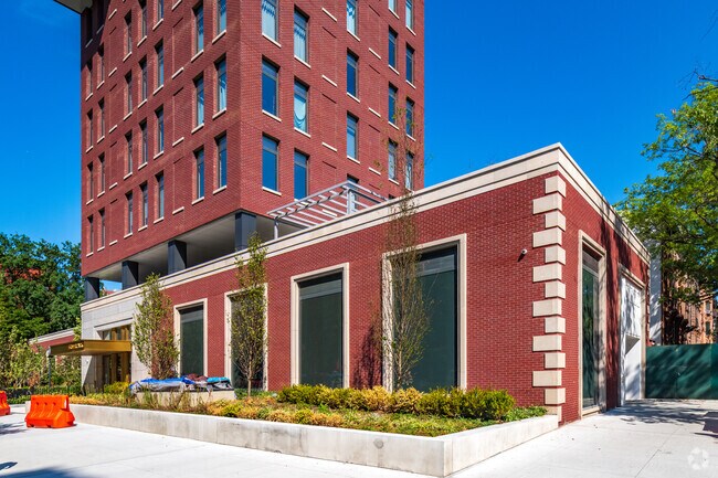 Photo - 347 Henry St