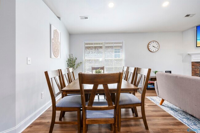 Photo - 265 Harold Murphy Dr