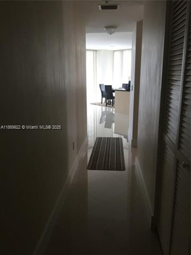 Photo - 79 SW 12th St unit 1406-S (A11869922) Unidad 79 SW 12th St  1406-S