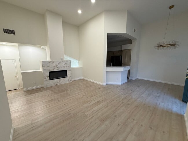 Photo - Fully Remodeled 2bed/2bath Townhouse.