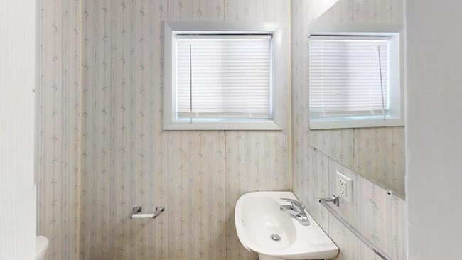 Photo - 311 N 12th St