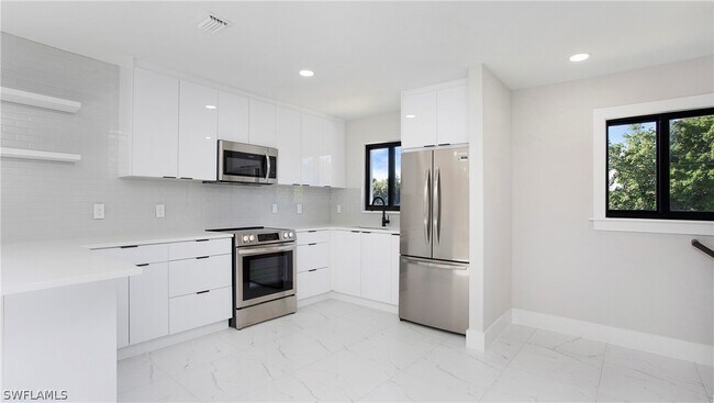 Photo - 9002 Somerset Ln