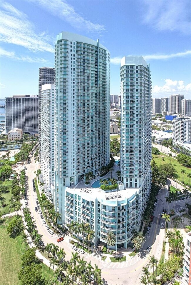 Building Photo - 1900 N Bayshore Dr Unit 2714 Rental