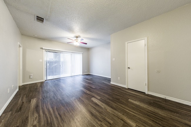 Photo - Three Villas Apartments - North Loop