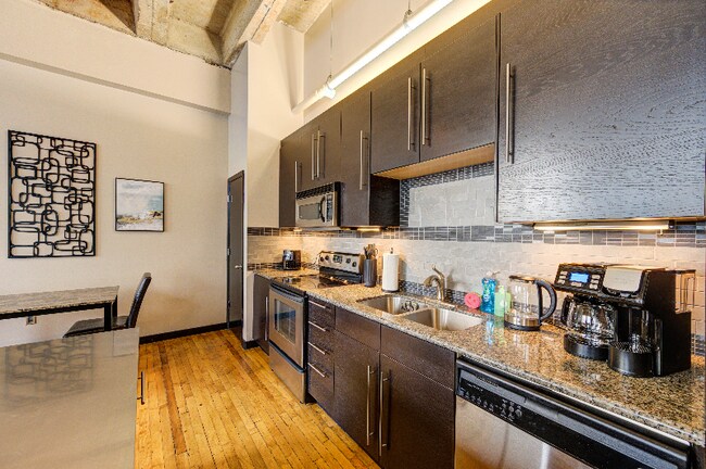 Photo - 705 Main St Unidad 417