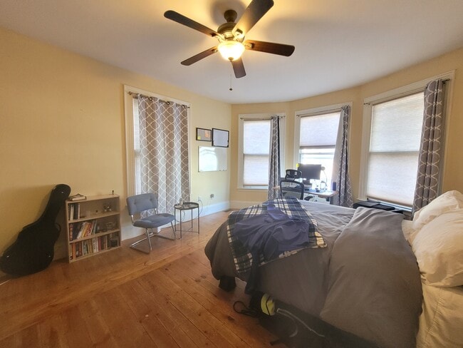 Building Photo - 126 Calumet St Unit 1