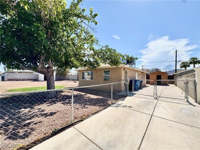 Photo - 632 National St