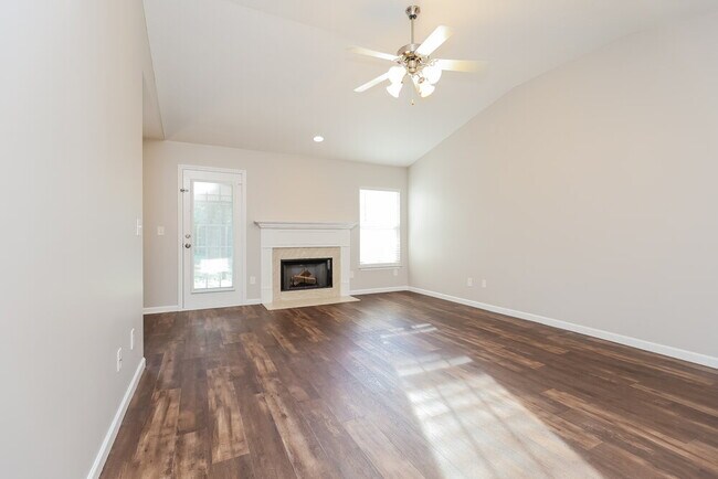 Photo - 804 Birchmill Point N