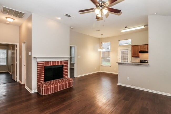 Photo - 4901 Fox Ridge Ln