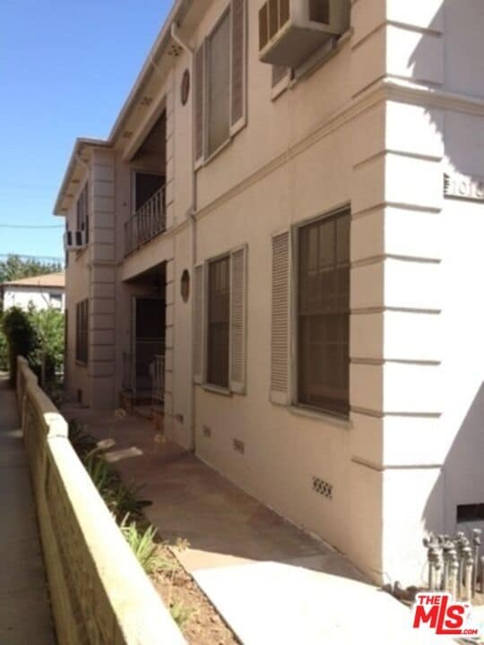 Photo - 1018 S Wooster St Condo