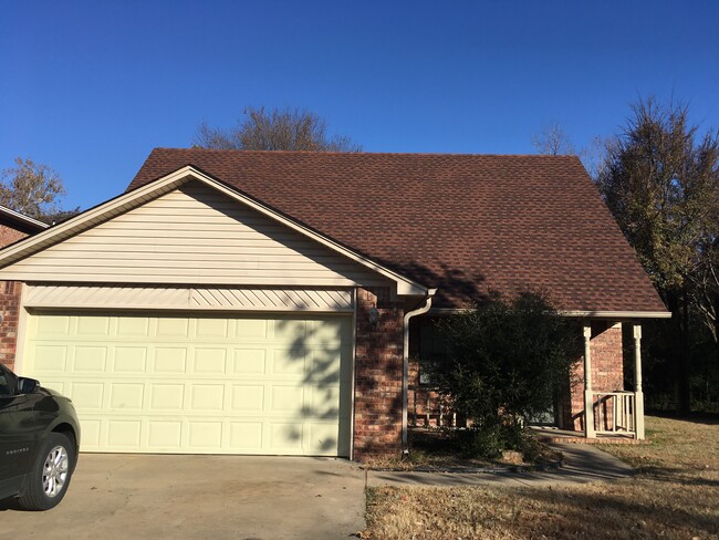 Photo - 415 Valley Dr House