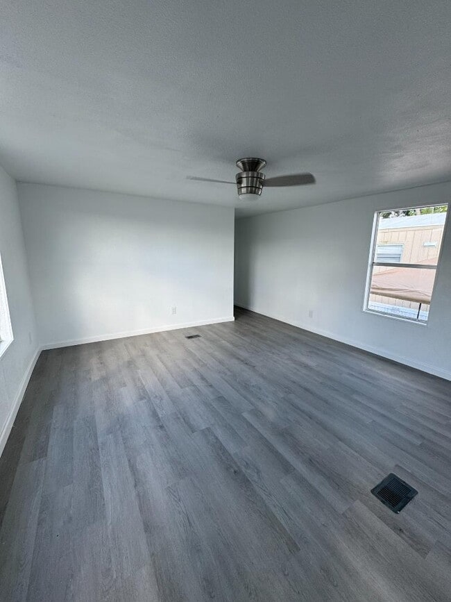 Photo - 2111 W Austin St