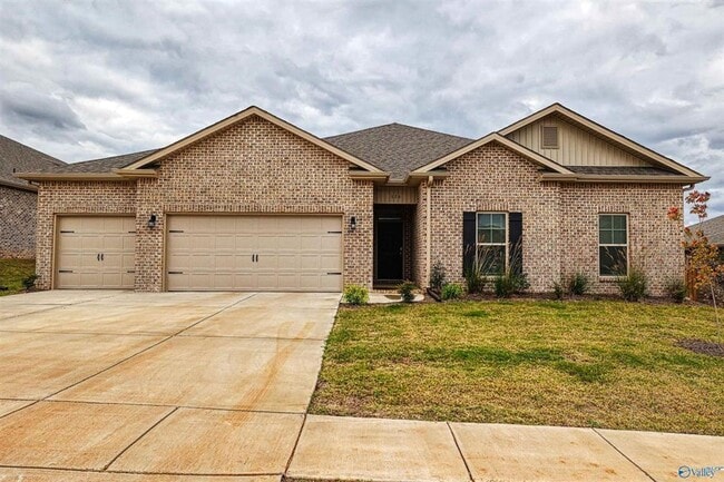 Building Photo - Coming Soon - Experience the Charm of the Oak Forest Neighborhood