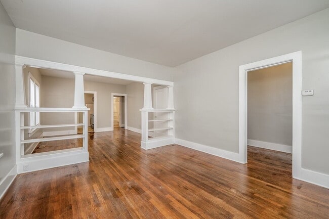 Photo - "Charming 2-Bed Haven in Riverside – Your Wichita Retreat Awaits!" Unidad 1333