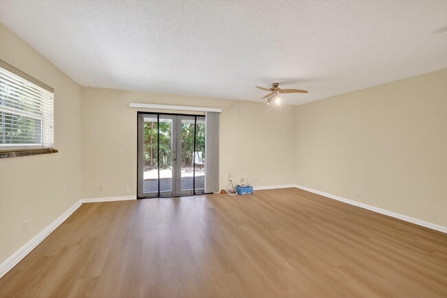 Photo - 2520 Van Buren St