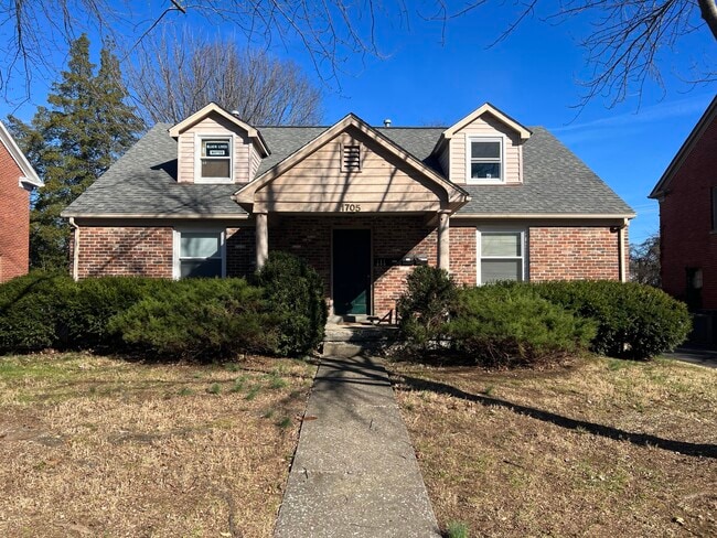 Building Photo - 1705 Carolyn Dr Unit #1
