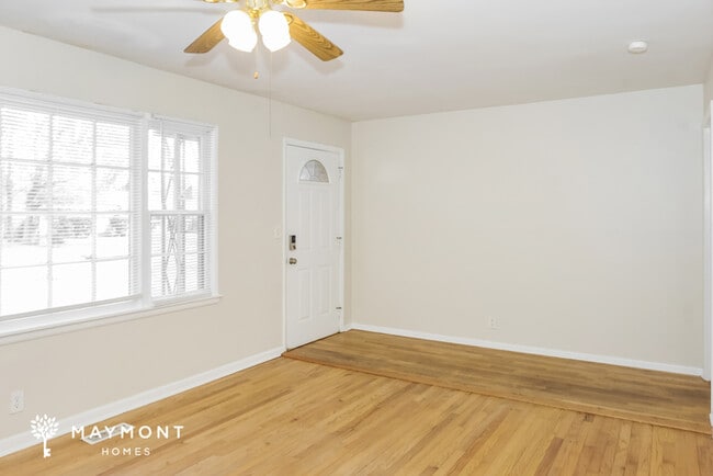 Photo - 2204 Euclid Rd NW