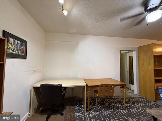 2141 I St NW Unit 109