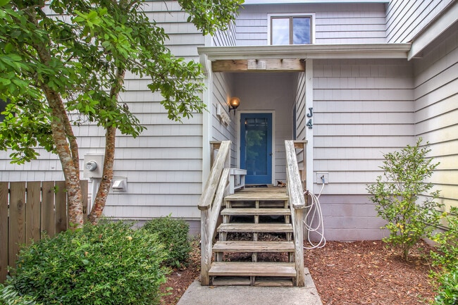 Photo - 590 Westport Dr Townhome