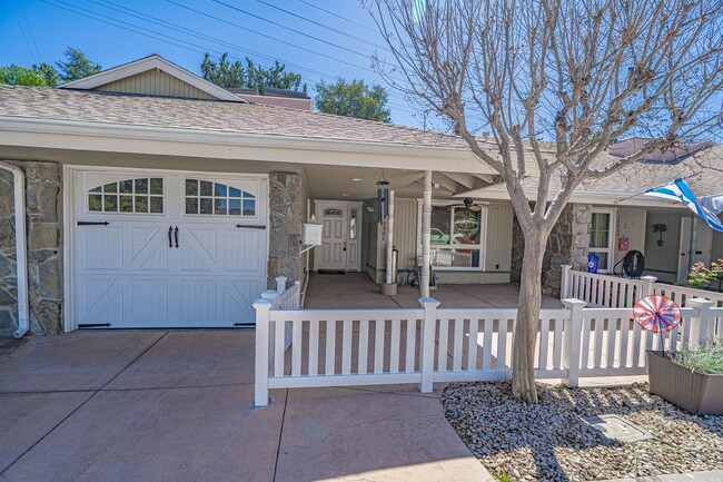 Building Photo - COMING SOON! 55+ Friendly Valley Community... Rental