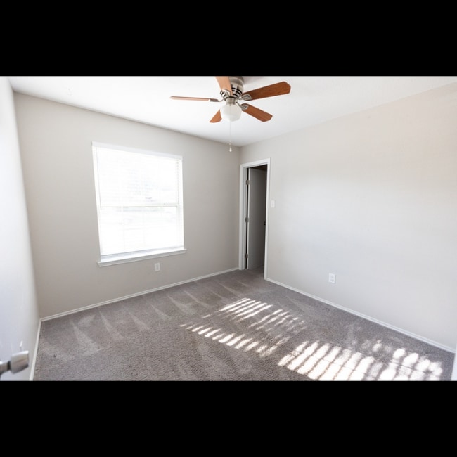 Photo - 1203 Trenton Ln