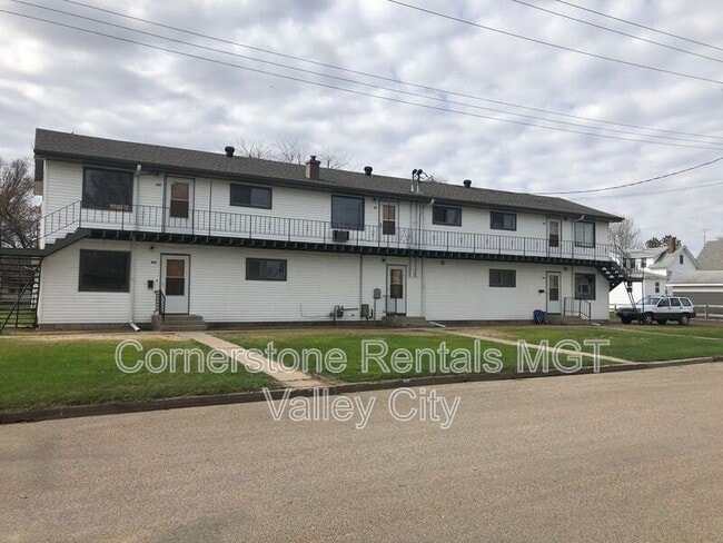 Building Photo - 815 3rd St SW