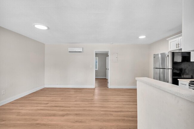 Photo - 800 Moffett St Unidad 3