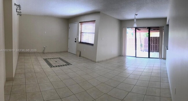 Photo - 341 W Park Dr