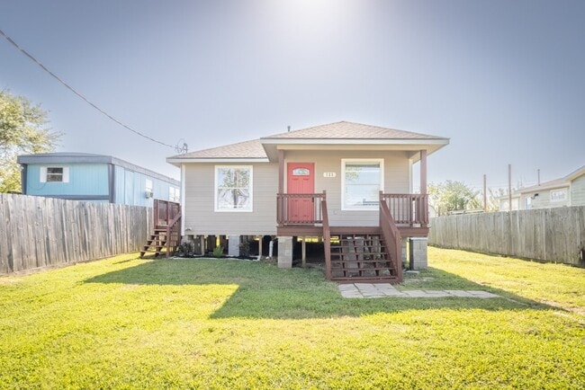 Building Photo - 725 10th St Rental