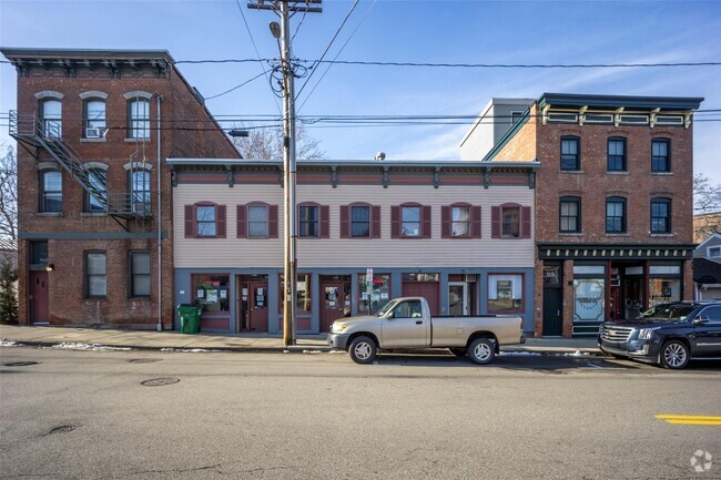 Building Photo - 27 E Main St Unit 7 Rental