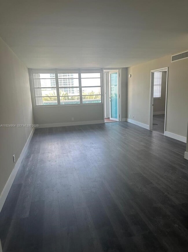 Photo - 6770 Indian Creek Dr Unidad 6-C