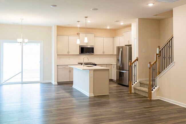 Photo - 400 White Oak Ridge Dr