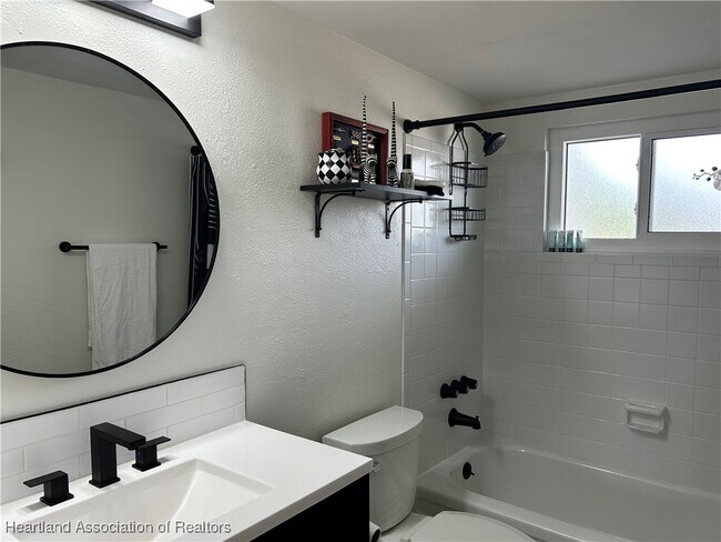 Photo - 2131 Lakeview Dr Unit 400