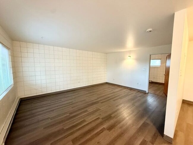 Photo - Move in specials - Pick One - 1st month free or $100 off monthly rent. Flexible lease terms are a...