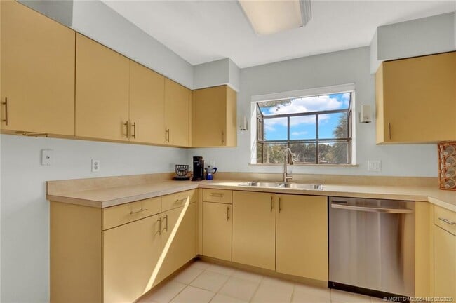 Photo - 4004 SW Osprey Creek Way