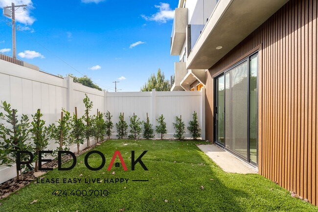 Photo - 1999 1/2 N Vista Del Mar Ave Unit 1999 1/2