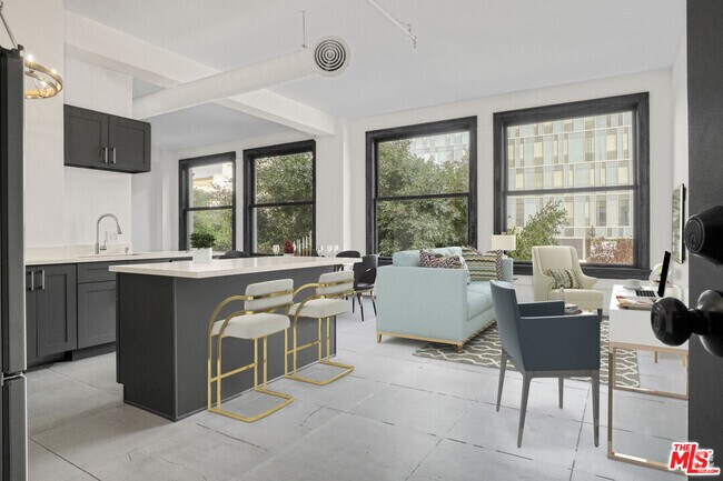 Building Photo - 108 W 2nd St Unit 215 Rental