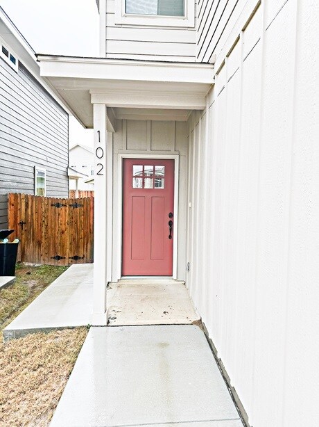 Photo - 13823 Enzo Gate