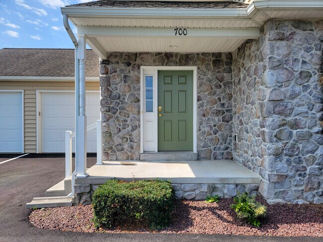 Photo - 700 Lincoln Gardens Rd Townhome