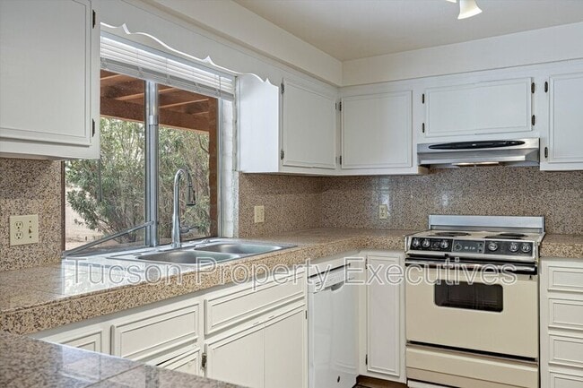 Photo - 3534 N Palmer Dr