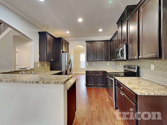 Photo - 3725 Warwick Way