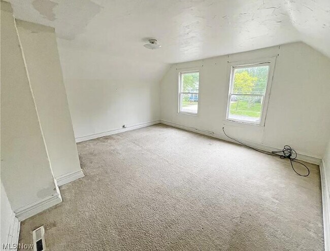 Photo - 300 West St