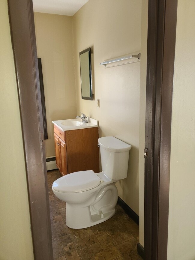 Photo - 31 Leyfred Ter Unit 3