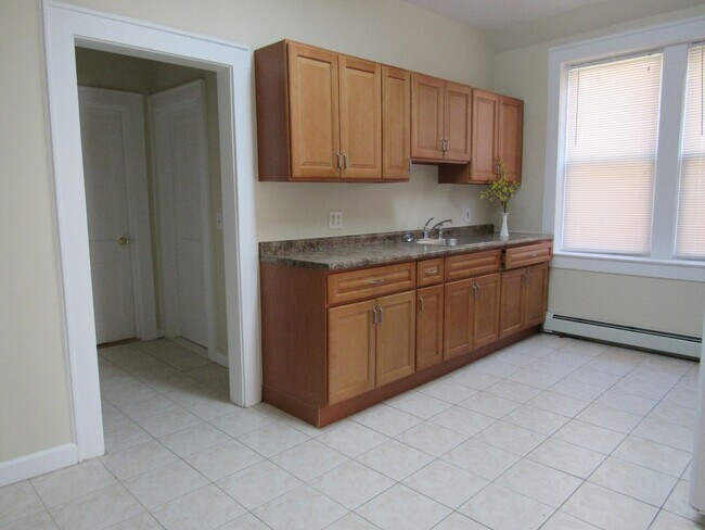 47 Watson Ave Unidad #1R