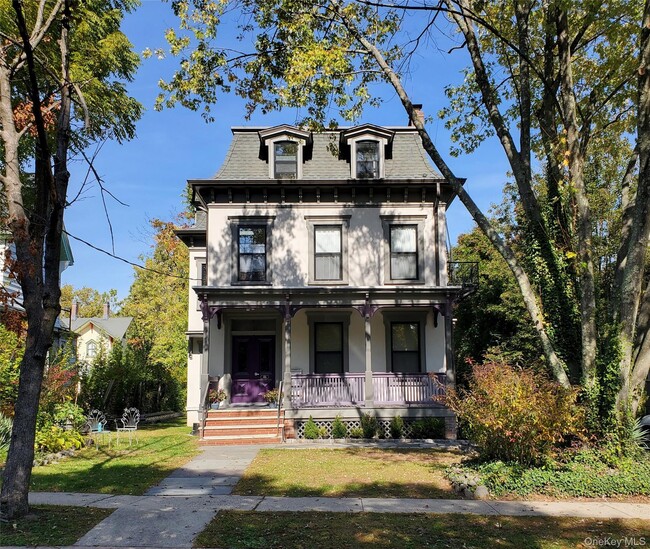 Building Photo - 46 Voorhis Ave Unit 3