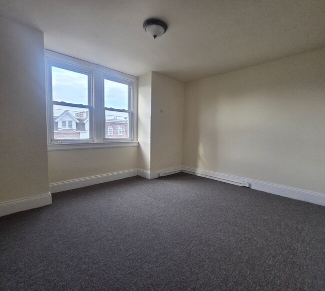 Photo - 5 Bedroom House For Rent